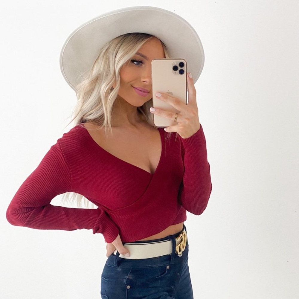 Long Sleeve Surplice Crop Top 🍷 Wine Red L